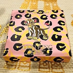 🦩 3 for $25 Makeup Revolution Disney The Lion King Highlighter Face Highlighter